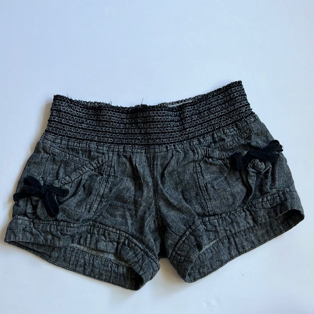 Elastic waist shortie shorts, grey/black, size 0. Functional front pockets.